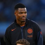 Dumfries ouvre la porte aux spéculations sur son avenir avec l'Inter Milan