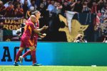 Roma se acerca a la clasificación para la Liga de Campeones tras vencer a Lazio