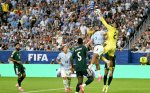Étape importante de Donis lors des entraînements de l'équipe nationale saoudienne avant le match contre l'Espagne