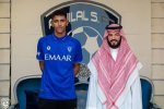 رسميًا.. أحمد أبو راسين يغادر الهلال ويصبح لاعبًا حرًا