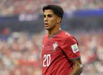 كانسيلو يقترب من العودة إلى برشلونة