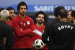 Mohamed Salah fait ses adieux à Ahmed Hegazi après sa retraite