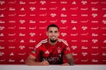 Nottingham Forest officially announces the signing of Daniel Muñoz