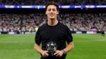 Güler recibe el premio al mejor jugador joven de la Champions League de la temporada pasada