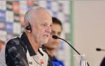 أرنولد: سنلعب ضد المنتخب وليس الجماهير وهدّفنا العبور أمام السعودية