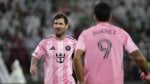 Suárez célèbre Messi après son dernier match avec l'Argentine