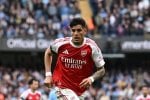 إصابة هينكابي تزيد متاعب أرسنال رغم إنقاذ غيماريش أمام ليدز