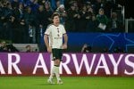 Manchester United plane extender el contrato de Maguire