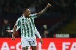 Le FC Barcelone envisage de signer un défenseur du Real Betis en janvier