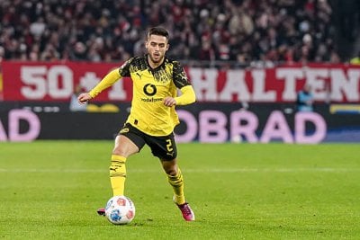 برشلونة يراقب لاعب بوروسيا دورتموند للتعاقد معه