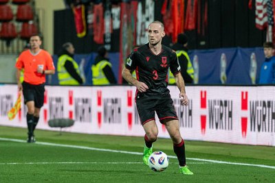 Atletico Madrid includes Mario Mitaj among options to strengthen the left side