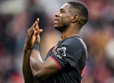Leverkusen Puts Brakes on Al Hilal's Ambitions: Cavani Temporarily Out of Plans