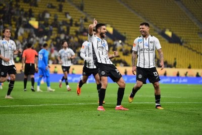 غيابات مؤثرة تضرب الشباب قبل مواجهة نيوم في دوري روشن السعودي
