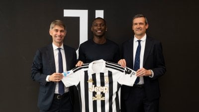 Juventus Officially Signs Kolo Muani