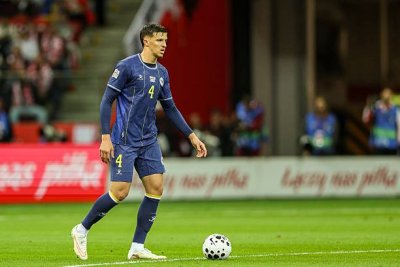 Inter and FC Barcelona monitor Leeds United defender