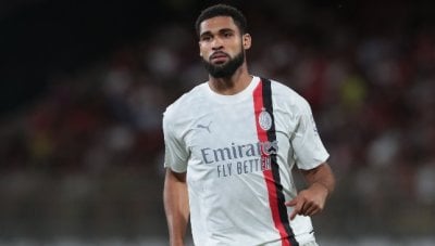 ميلان يفتح الباب أمام رحيل توموري ولوفتوس تشيك في يناير