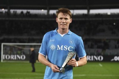 ماكتوميناي يقترب من العودة، وفحوصات الثلاثاء تحسم موعد ظهوره مع نابولي