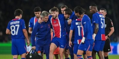 Paris Saint-Germain hold on to renewing Kvaratskhelia's contract despite ACL injury