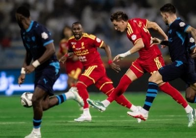 الهلال يهزم القادسية بثلاثية ويستعيد صدارة دوري روشن