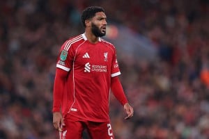 ميلان يستهدف التعاقد مع مدافع ليفربول في يناير