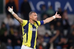 Dzeko se rapproche de son retour en Serie A via la Fiorentina