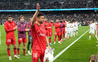 Real Madrid honors Jesus Navas