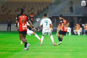 Match nul entre Al Ahly et Riyad dans une confrontation dramatique de la Ligue Roshen