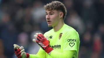 English Competition for Brighton's Goalkeeper