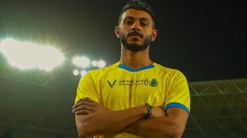 Success of Al-Nasr Defender's Surgery and His Return to Team Training
