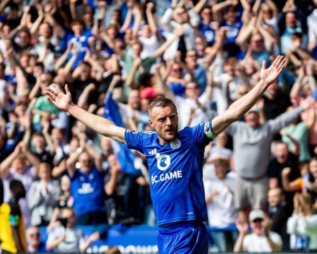 Wrexham make offer to sign Jamie Vardy