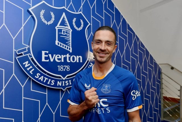 Everton officially announces the signing of Jack Grealish on loan