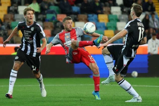 Three clubs compete to sign Jamie Vardy