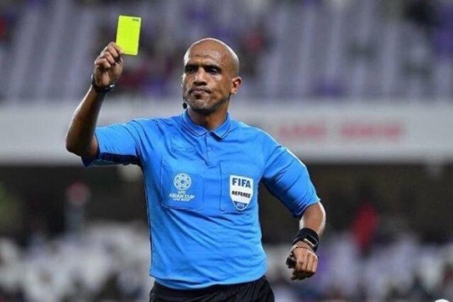 El árbitro omaní Ahmed Al-Kaf anuncia su retiro del arbitraje