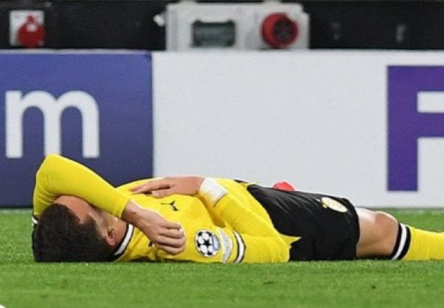 Another blow for Dortmund as Karetsas injury adds to Greek woes in the team