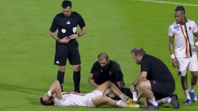 الإصابة تهدد تريزيجيه بالغياب عن معسكر منتخب مصر