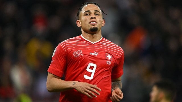 أوكافور يعلن اعتزاله اللعب مع سويسرا في عهد ياكين