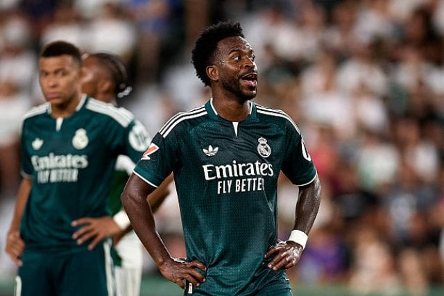 Diomande presiona a Vinicius tras brillar ante el Elche