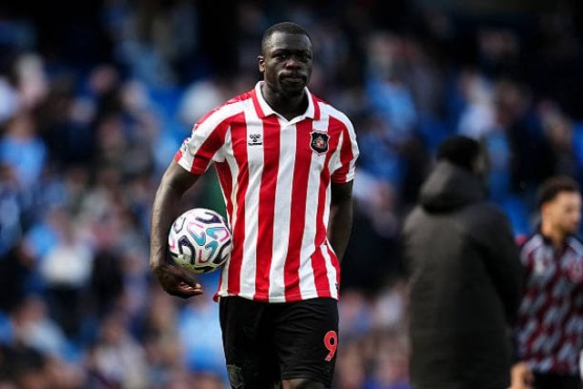 El delantero del Sunderland llama la atención de Liverpool, Manchester United y Arsenal