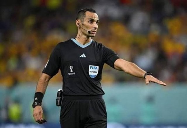 رسميًا.. طاقم تحكيم جزائري لإدارة قمة ساحل العاج وغانا