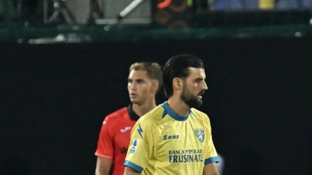 Oficialmente.. Frosinone anuncia que Florian Grillitsch se somete a cirugía por hernia
