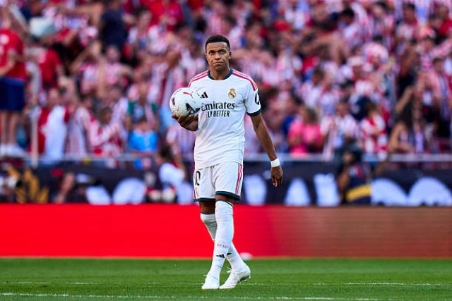 مبابي يُثير الجدل في ريال مدريد بسبب تصرفه