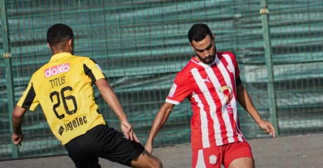 المغرب الفاسي يهزم حسنية أكادير ويعتلي الصدارة