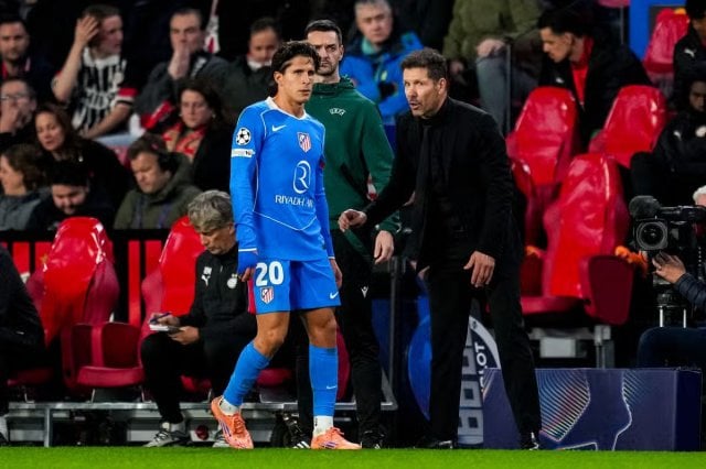 مانشستر يونايتد يراقب جوليانو سيميوني تمهيدًا لضمه من أتلتيكو مدريد