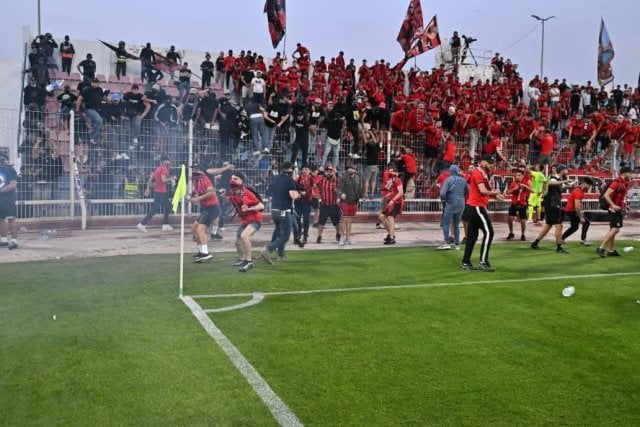 شغب جماهير مولودية الجزائر في نيجيريا يضع النادي أمام عقوبات محتملة