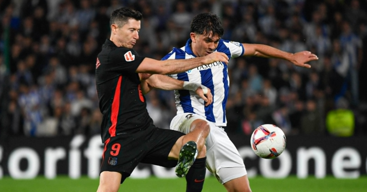 Barcelona falls to Sociedad in La Liga