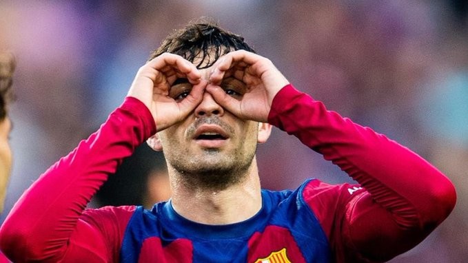 Deco reveals Barcelona's position on renewing Pedri's contract