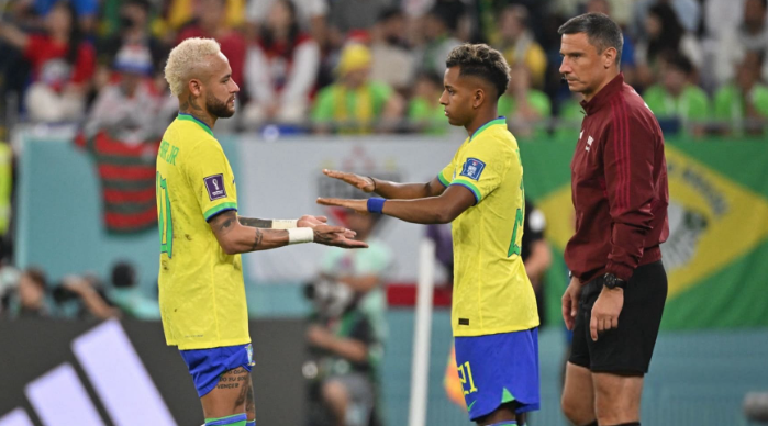 Rodrigo celebrates Neymar's return to Santos