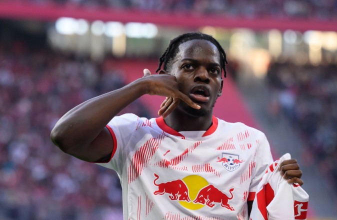Real Madrid sets its main goal to strengthen the centre-back