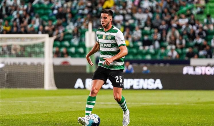 Liverpool aims to include a replacement for Van Dijk from Sporting Lisbon