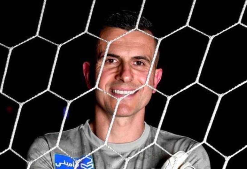 مارسيلو غروهي يعتدي على حكم مباراة الشباب والريان